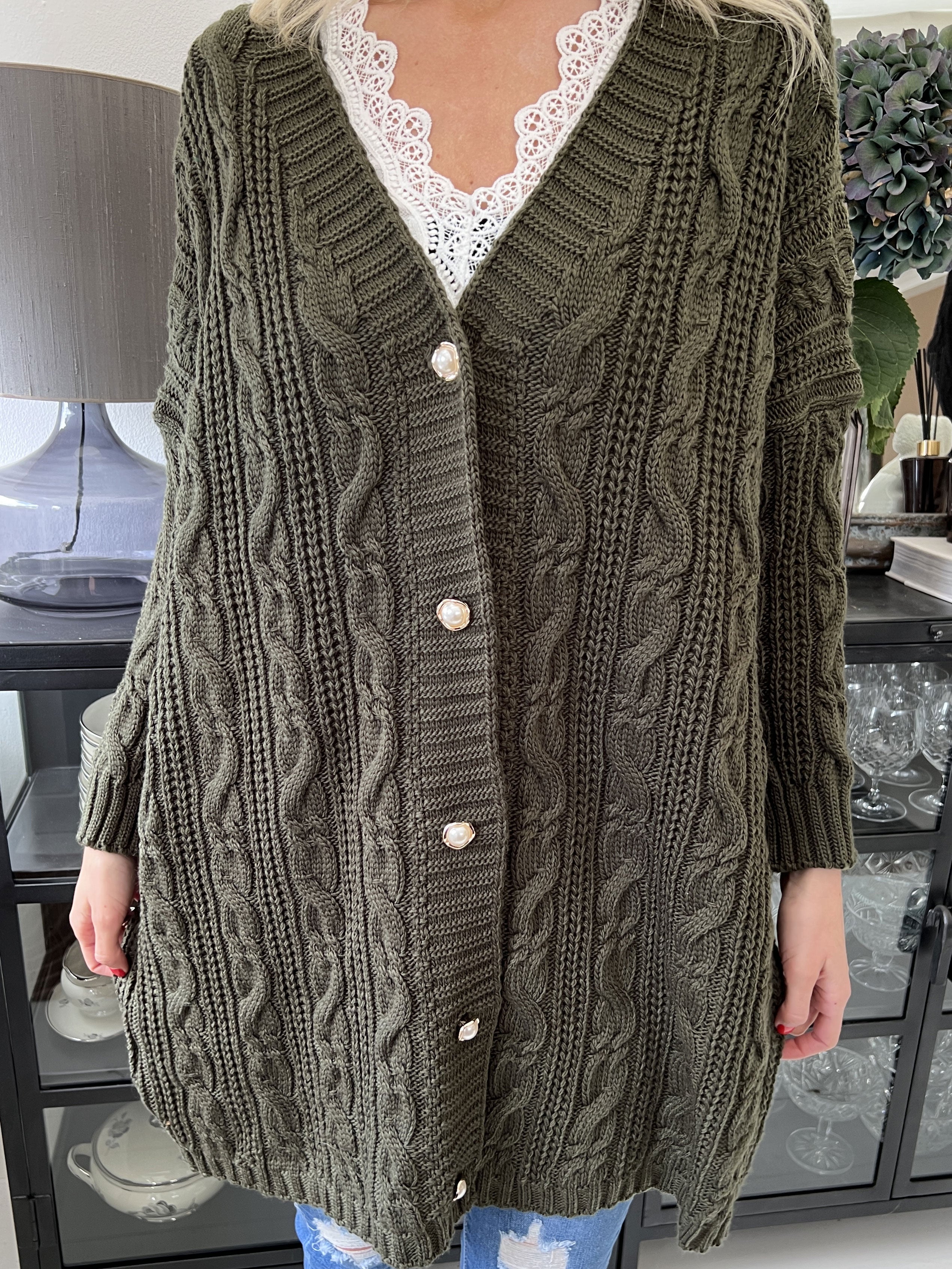 Noa - Strikcardigan med kabelstrik